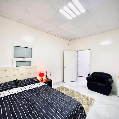 Private 2Bedroom Villa With T&B And Kitchenette Near Abu Dhabi International Airport Eksteriør billede