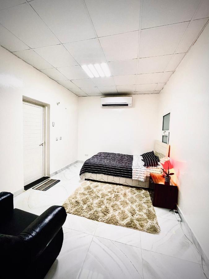 Private 2Bedroom Villa With T&B And Kitchenette Near Abu Dhabi International Airport Eksteriør billede