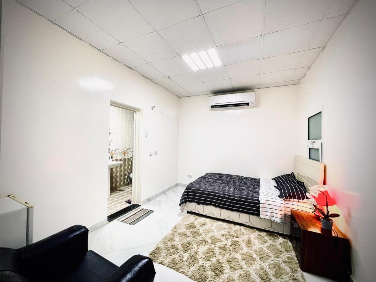 Private 2Bedroom Villa With T&B And Kitchenette Near Abu Dhabi International Airport Eksteriør billede