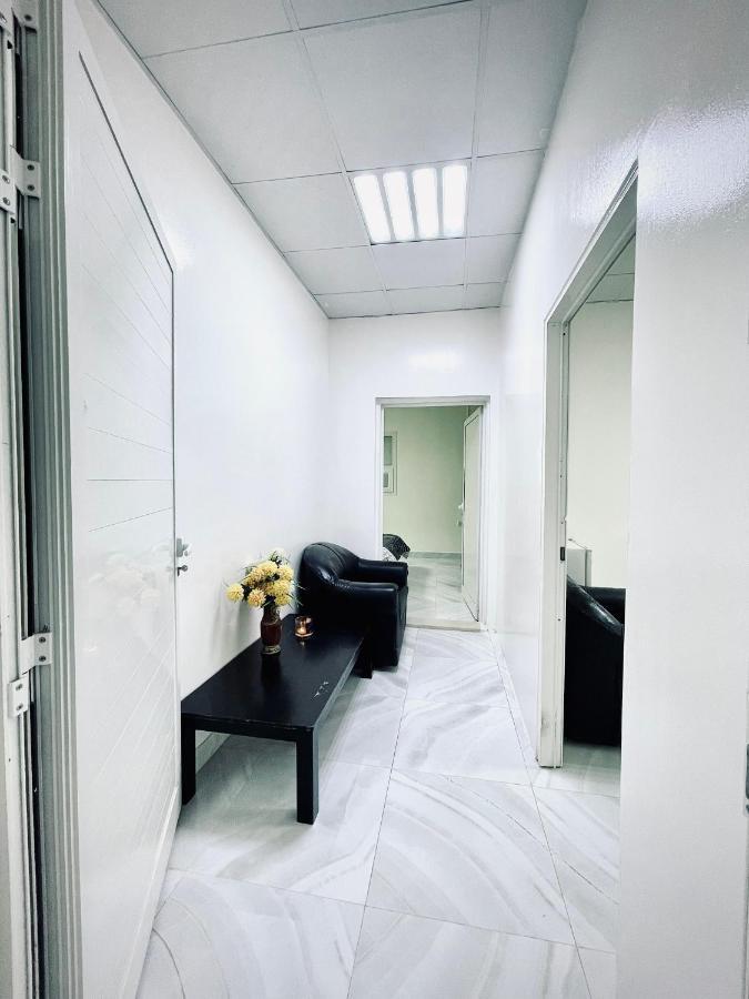 Private 2Bedroom Villa With T&B And Kitchenette Near Abu Dhabi International Airport Eksteriør billede